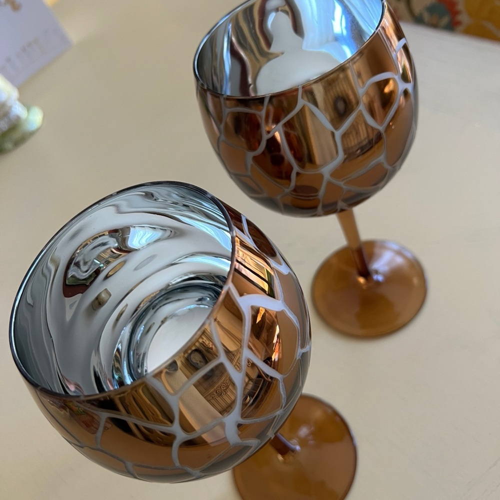 Two Safari-Inspired Giraffe Print Wine Glasses - Picture 4 of 5